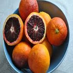 برتقال اللون الأحمر